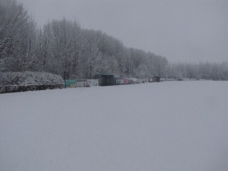 Start Brzeziny - zaśnieżone boisko 3