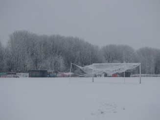 Start Brzeziny - zaśnieżone boisko 7