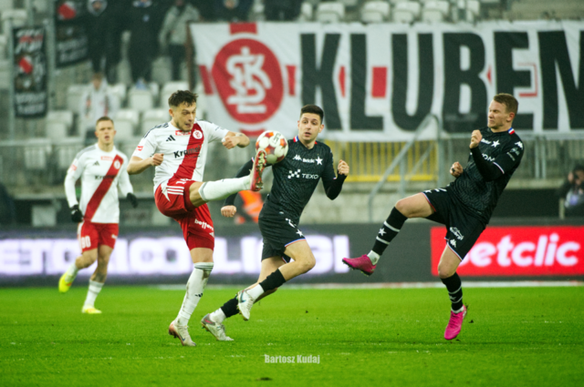 Zrzut ekranu 2025-12-08 075034