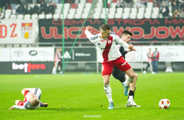 Zrzut ekranu 2025-12-08 075101